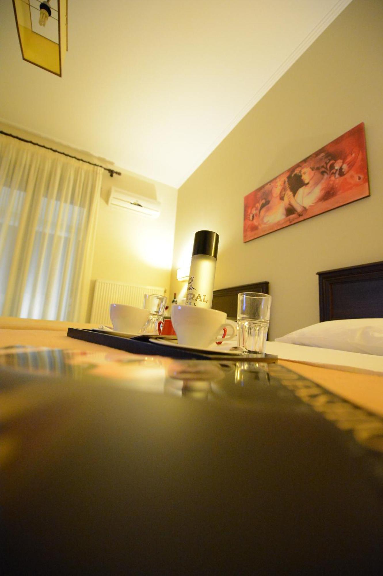 Central Hotel Paralía Buitenkant foto